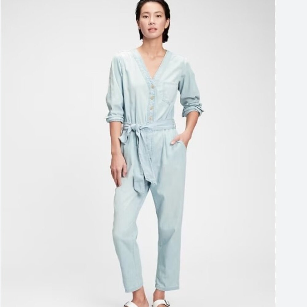 Gap Denim Jumpsuit Light Blue Wash Long Sleeve Size 12 Utility Minimalist Cotton